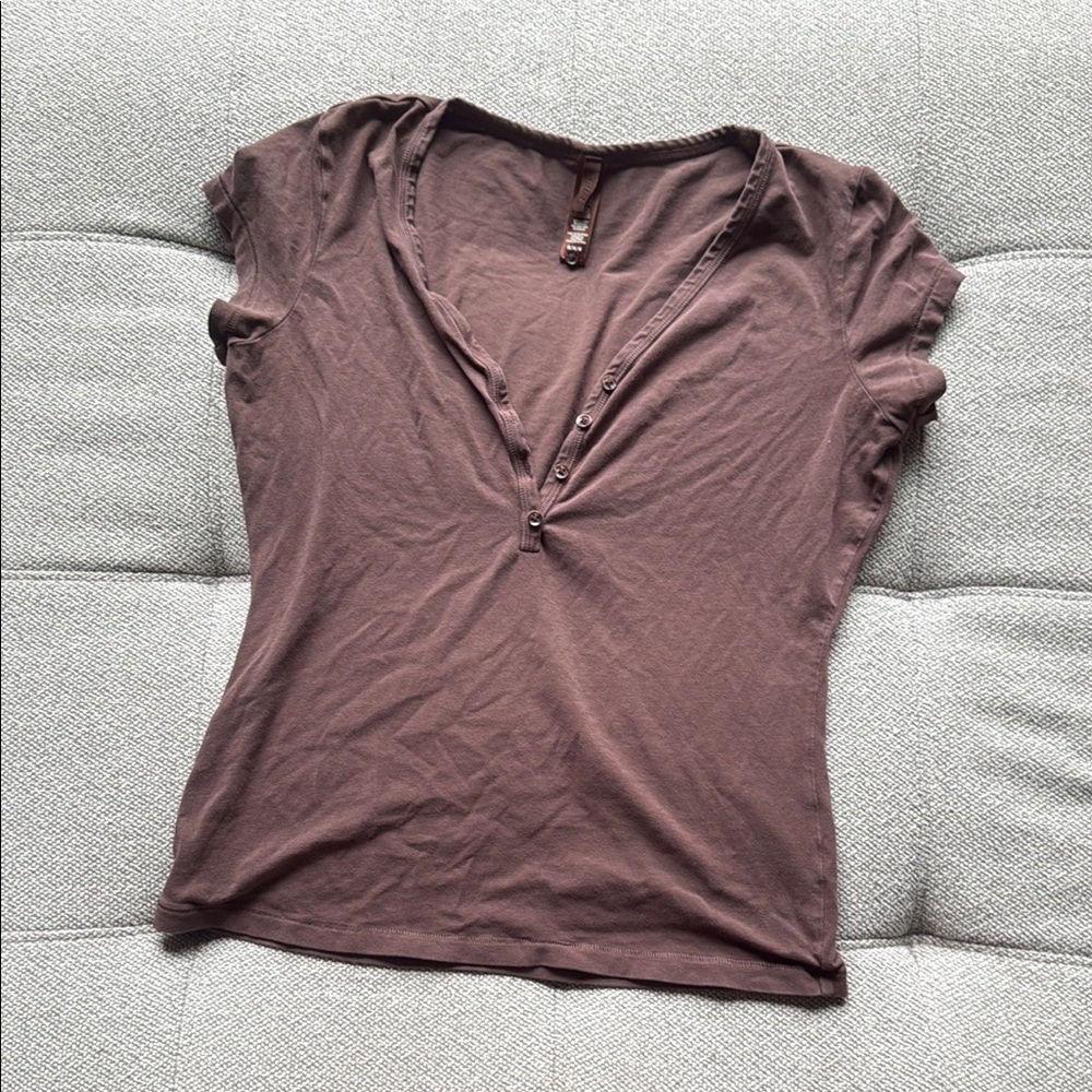 SKIMS vintage Henley Tshirt